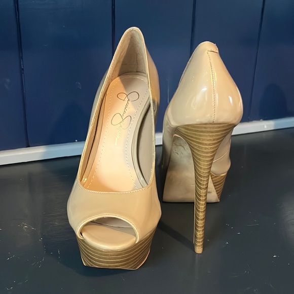 Jessica Simpson Hazil (Nude Patent) Heels Size 7B - Picture 15 of 15